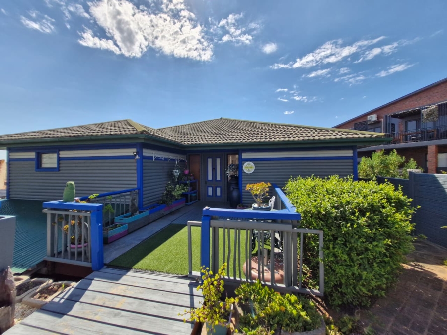 3 Bedroom Property for Sale in Stilbaai Wes Western Cape